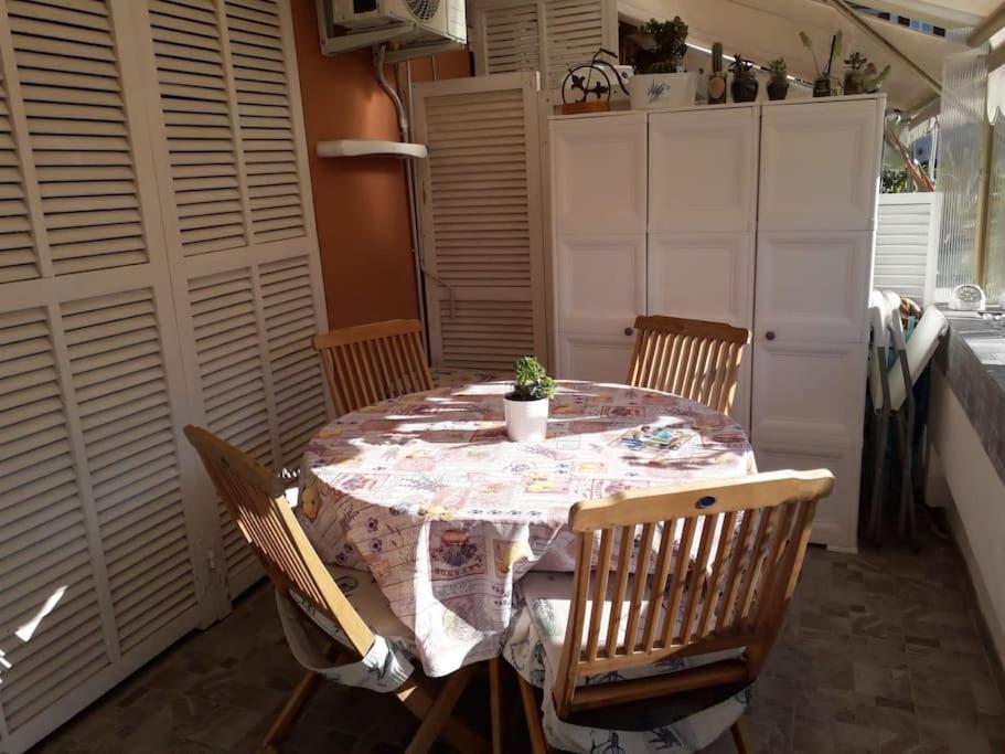 Apartmán Ampio Monolocale Con Terrazzo - A 2 Passi Dal Mare Latte Exteriér fotografie